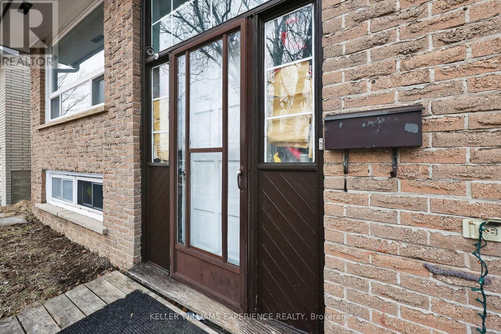 158 CUNDLES ROAD E - 6