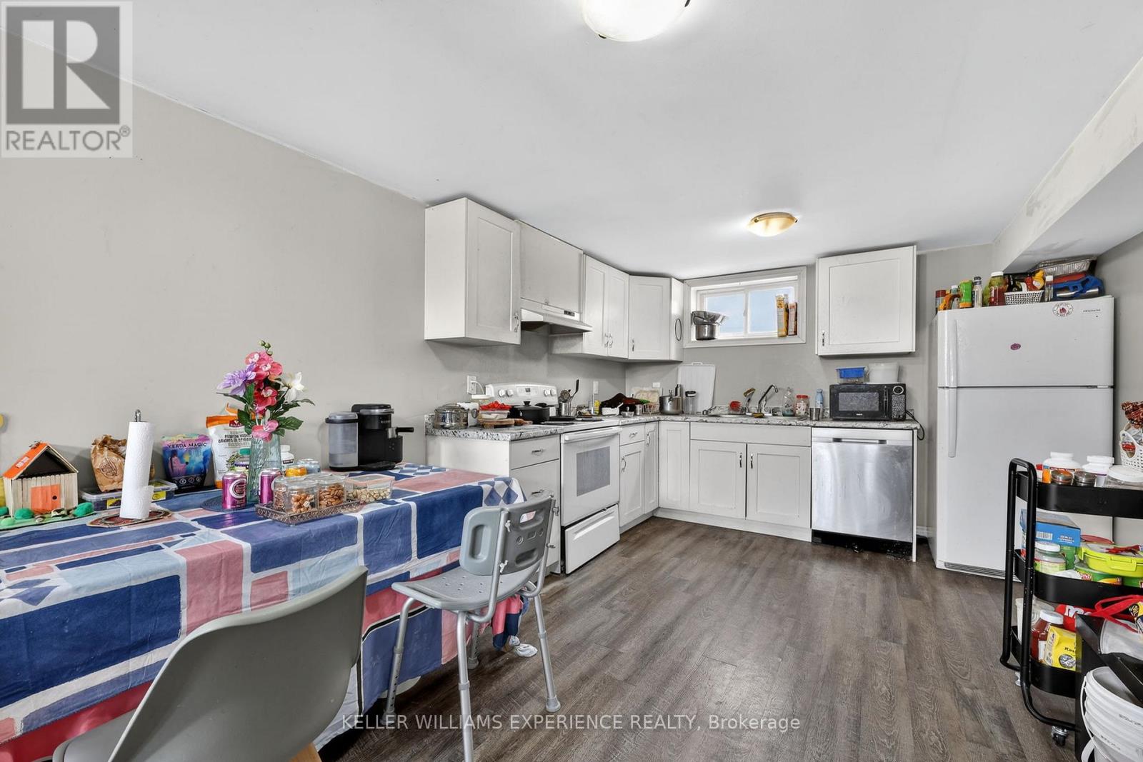 158 CUNDLES ROAD E - 9