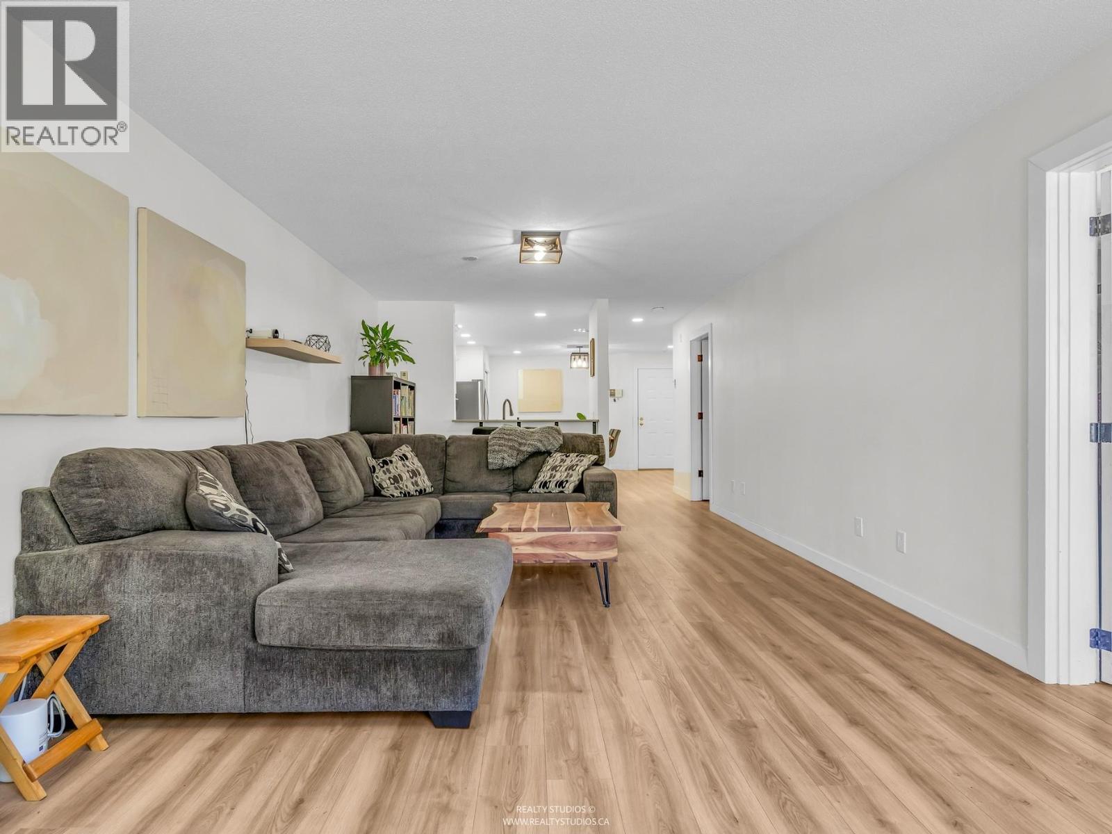 305 1500 OSTLER COURT