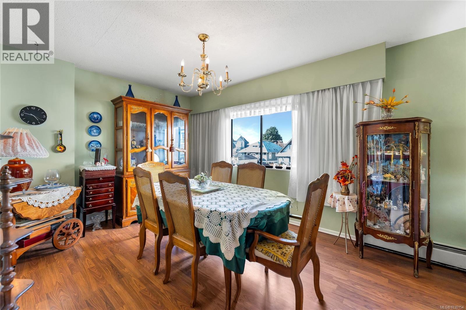 207 1050 Park Boulevard, Victoria