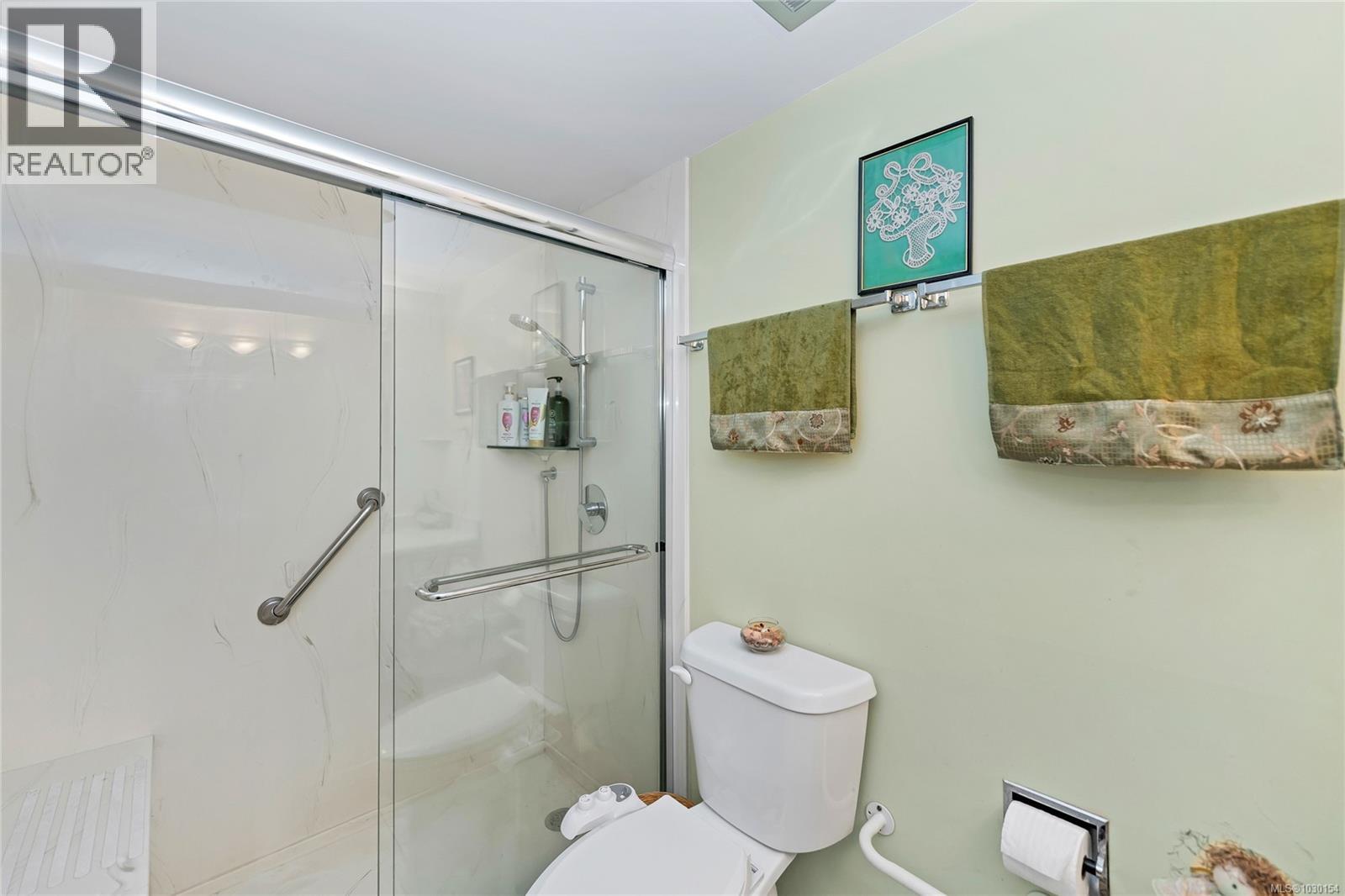 207 1050 Park Boulevard, Victoria