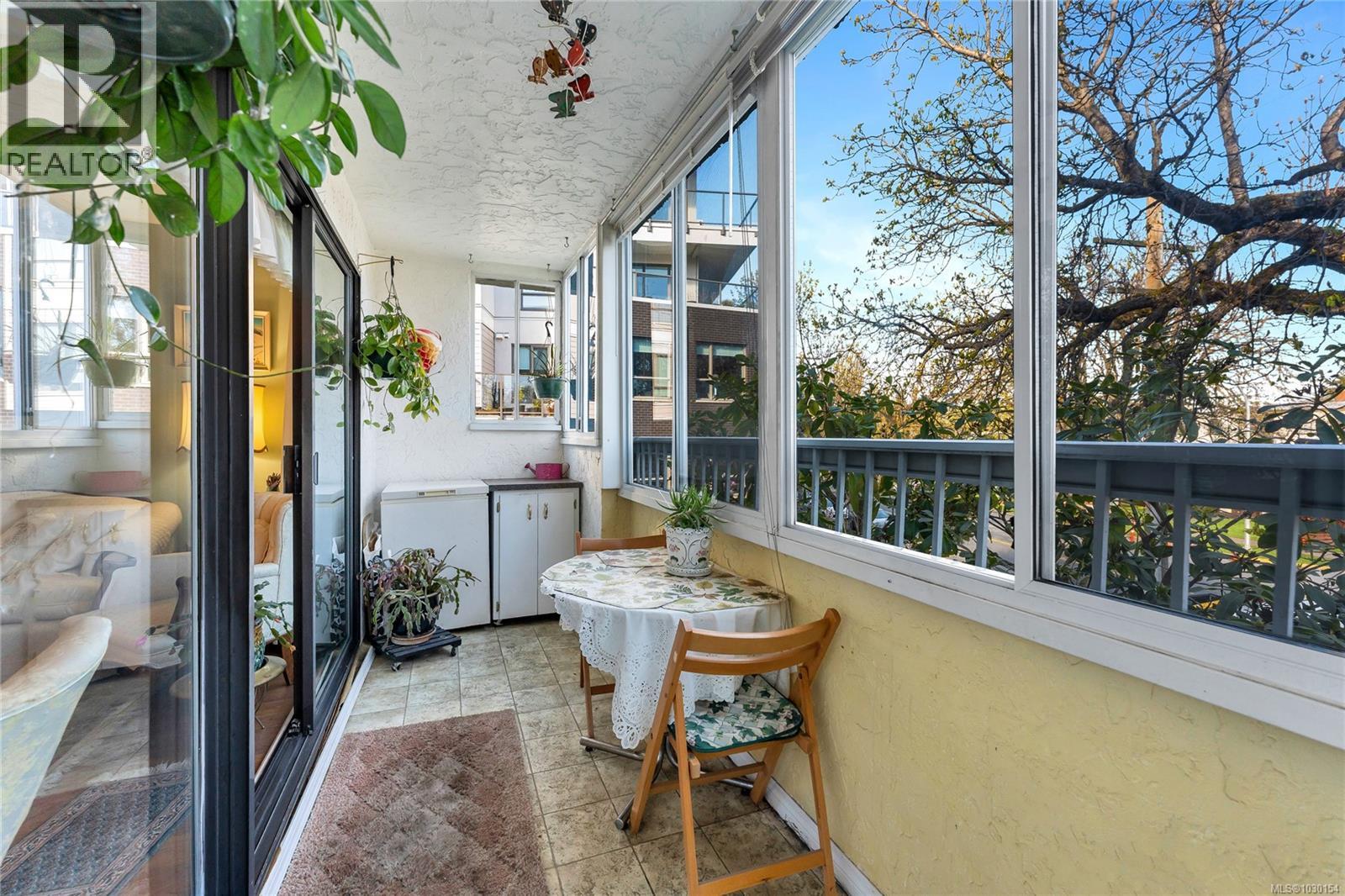 207 1050 Park Boulevard, Victoria