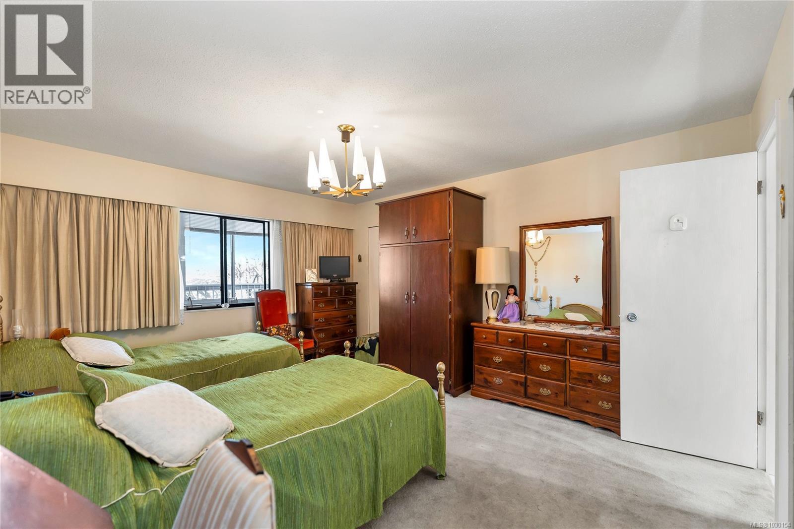 207 1050 Park Boulevard, Victoria