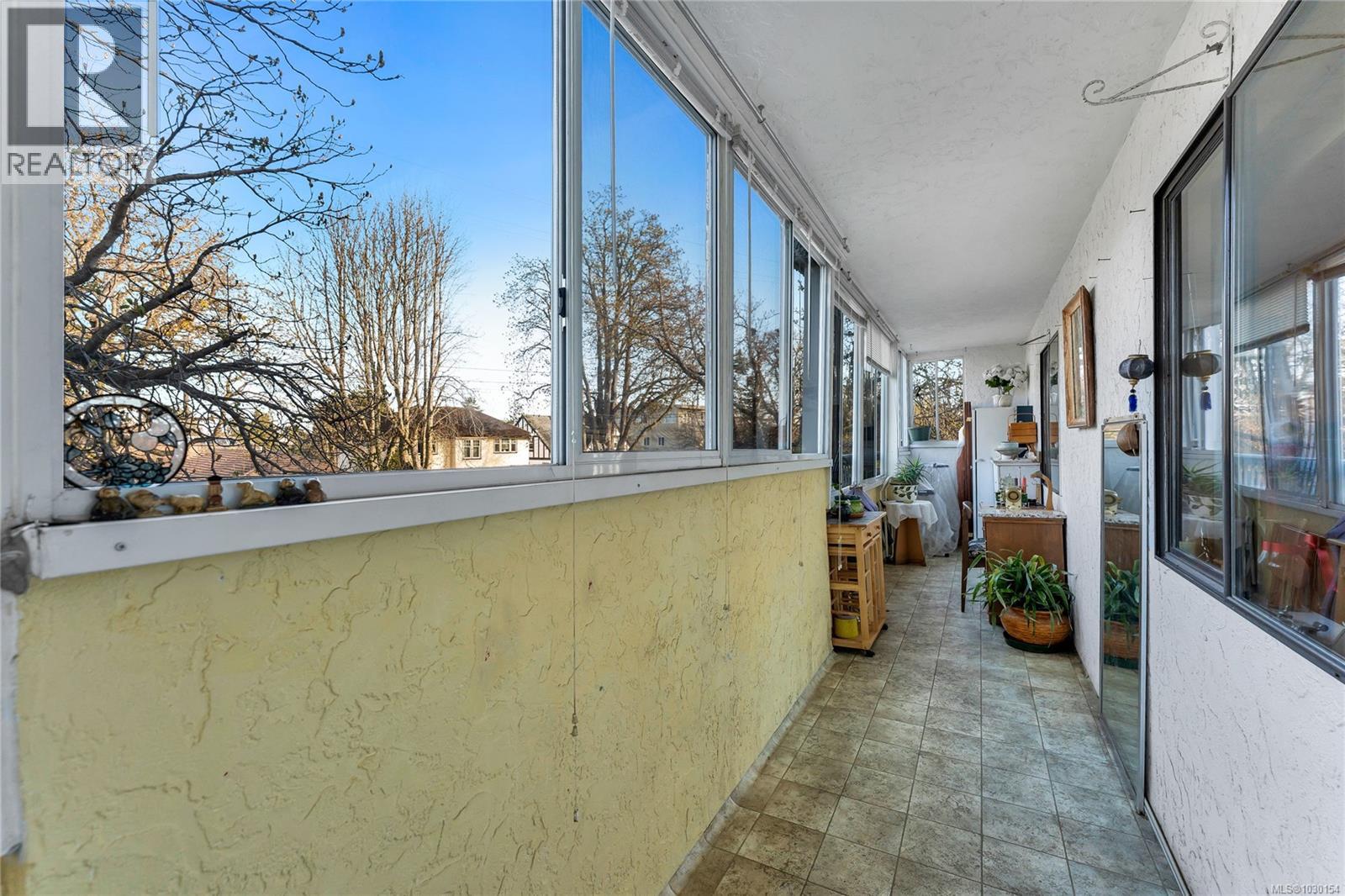 207 1050 Park Boulevard, Victoria