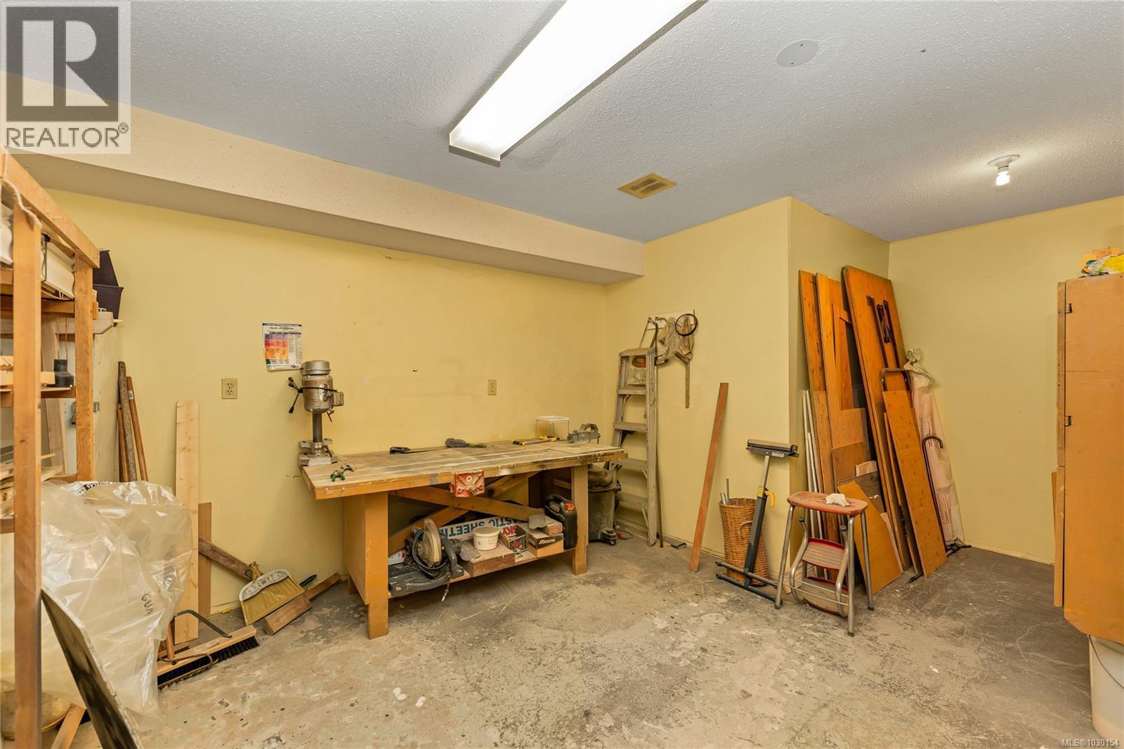 207 1050 Park Boulevard, Victoria