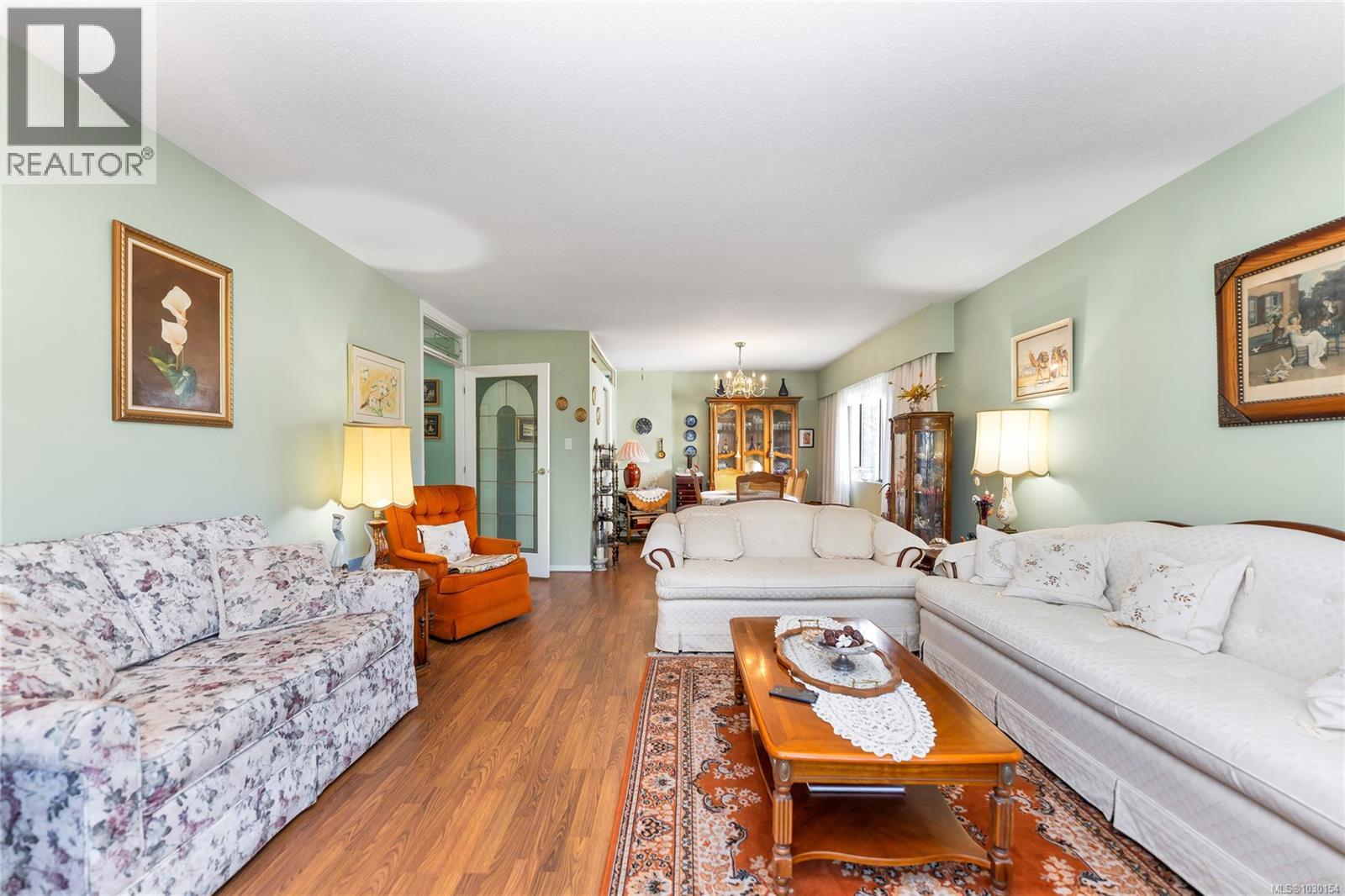 207 1050 Park Boulevard, Victoria