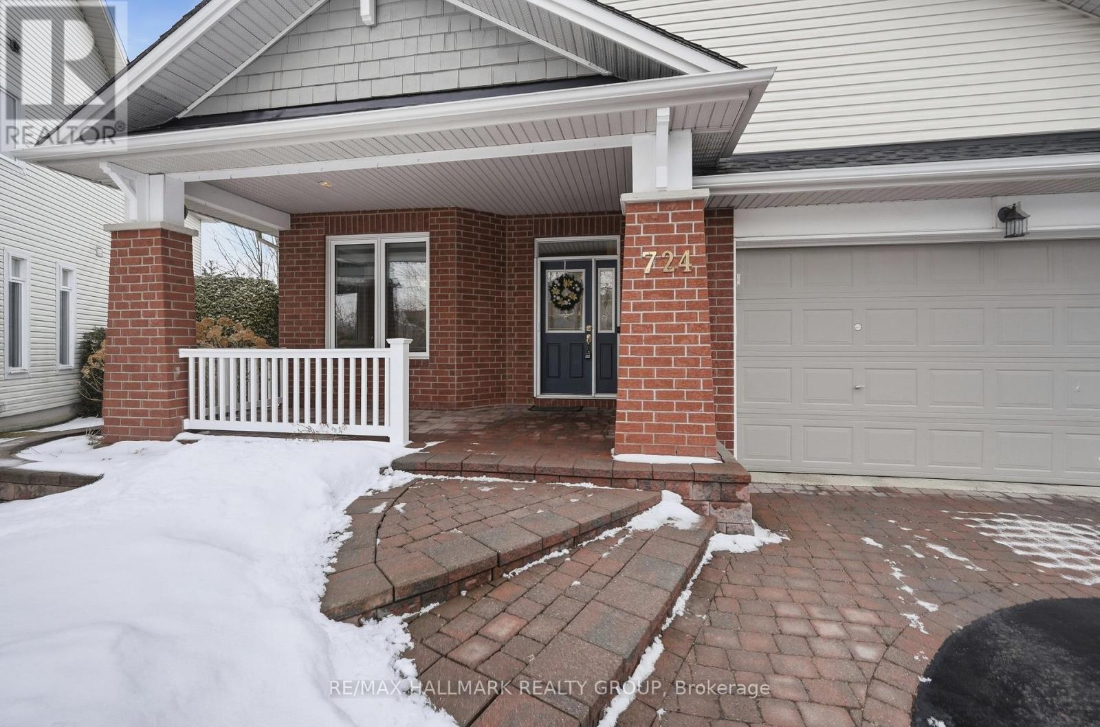 Attractive Interlock