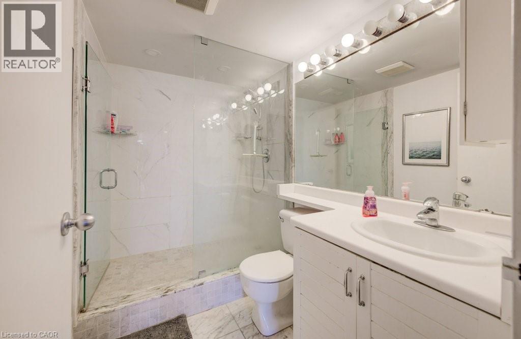 33 HARBOUR Square Unit# 1017, Toronto, Ontario, M5J2G2 — Photo 26