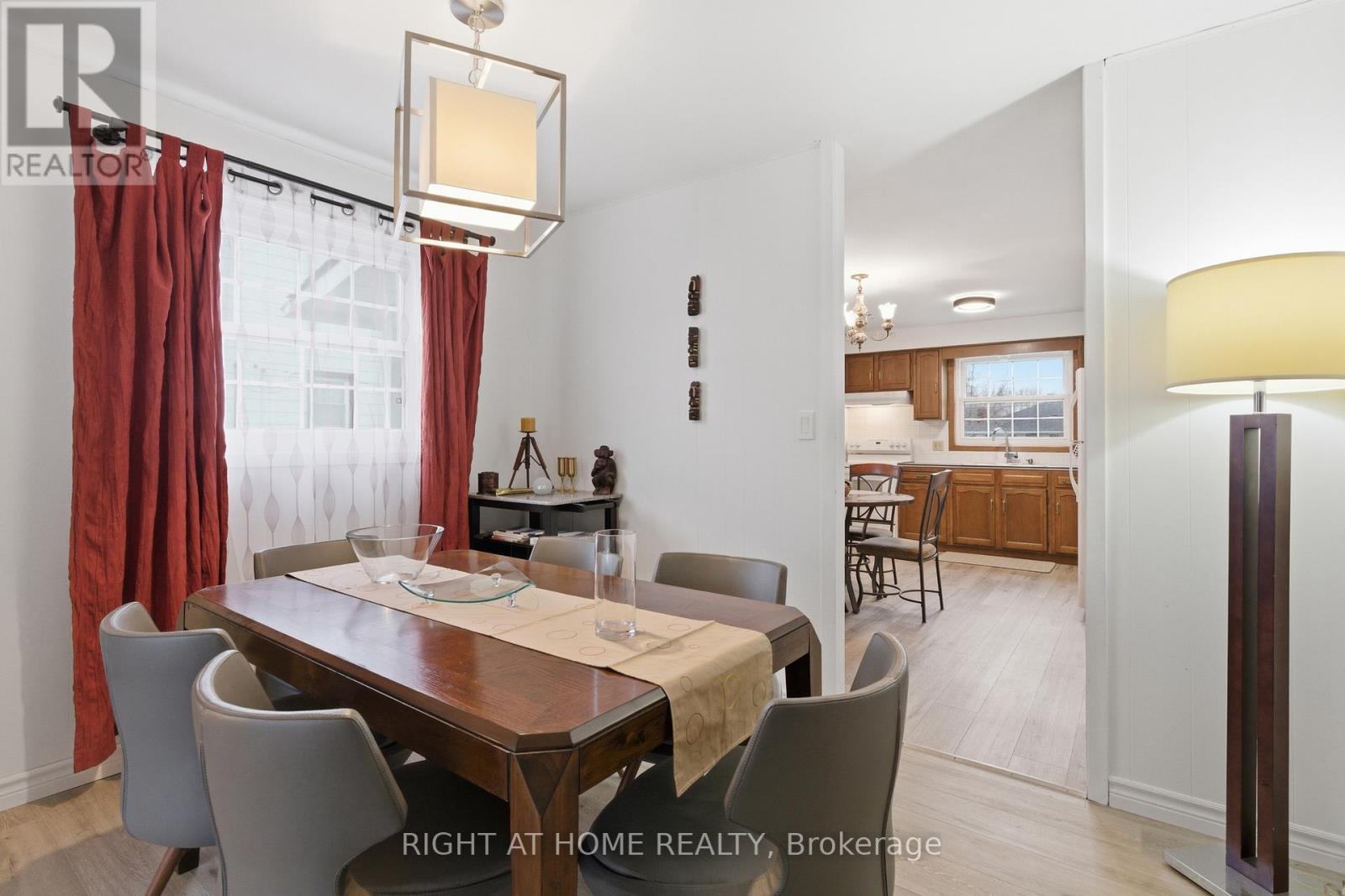 313 BOWEN ROAD - 11