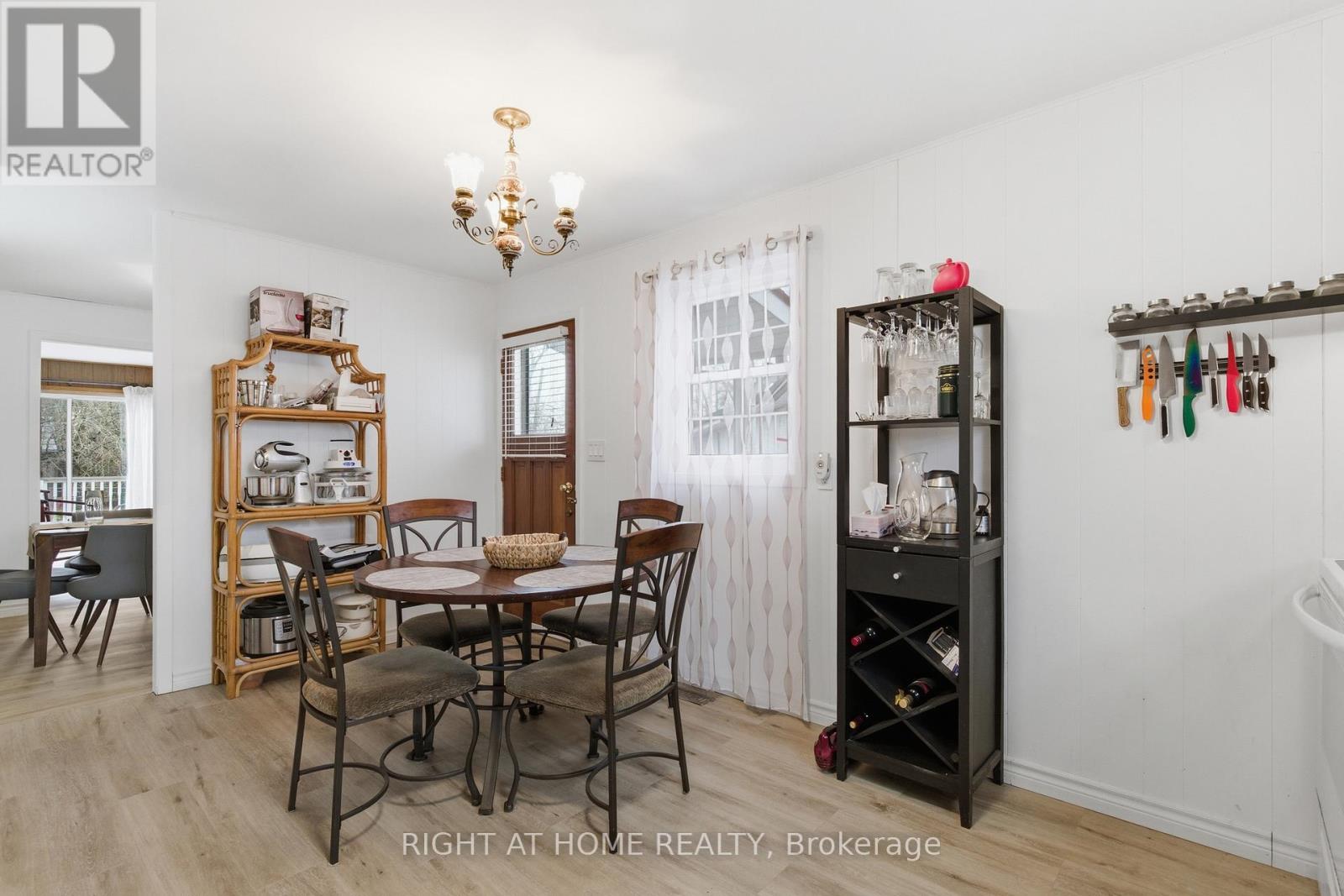 313 BOWEN ROAD - 16
