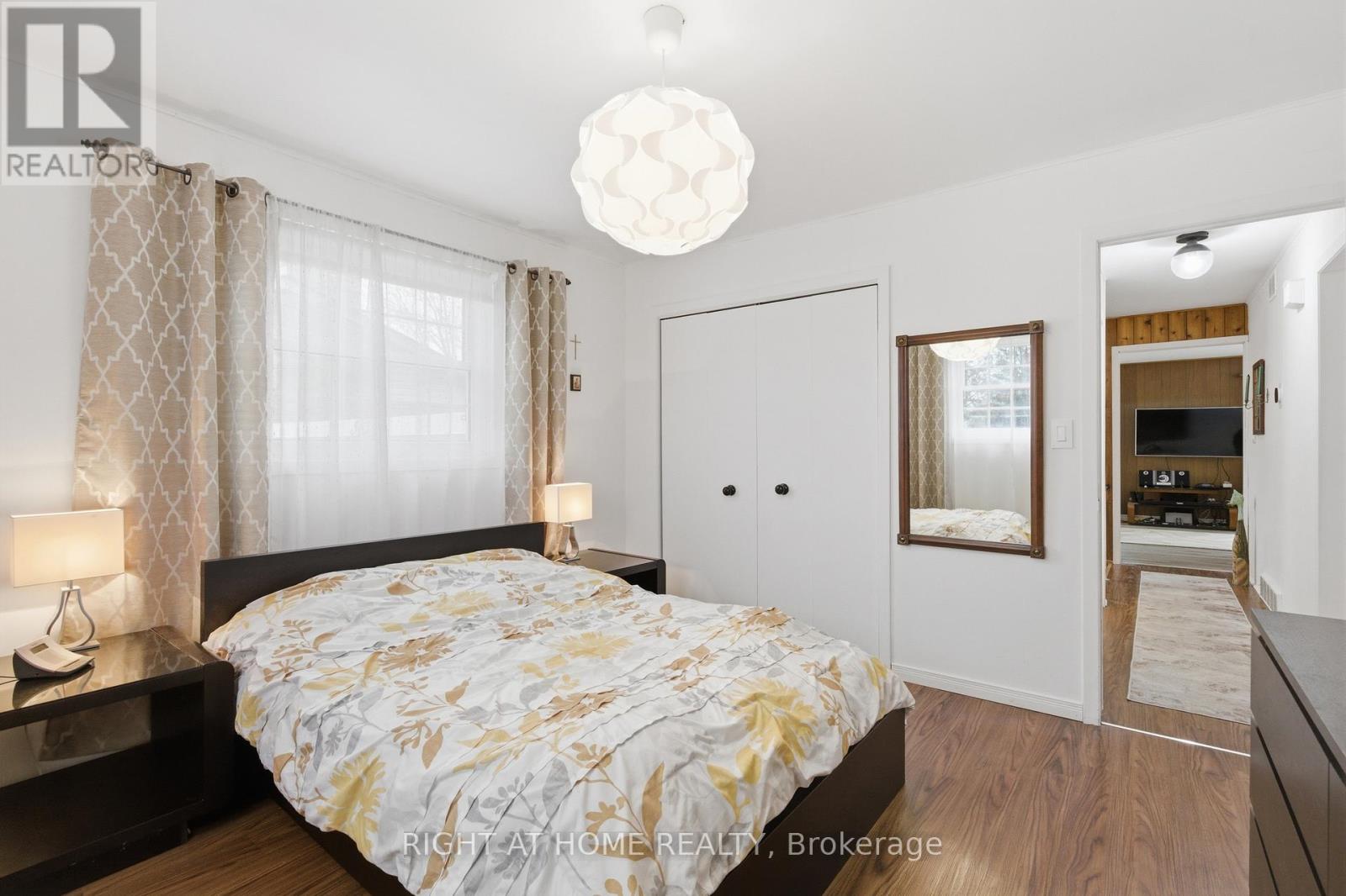 313 BOWEN ROAD - 18