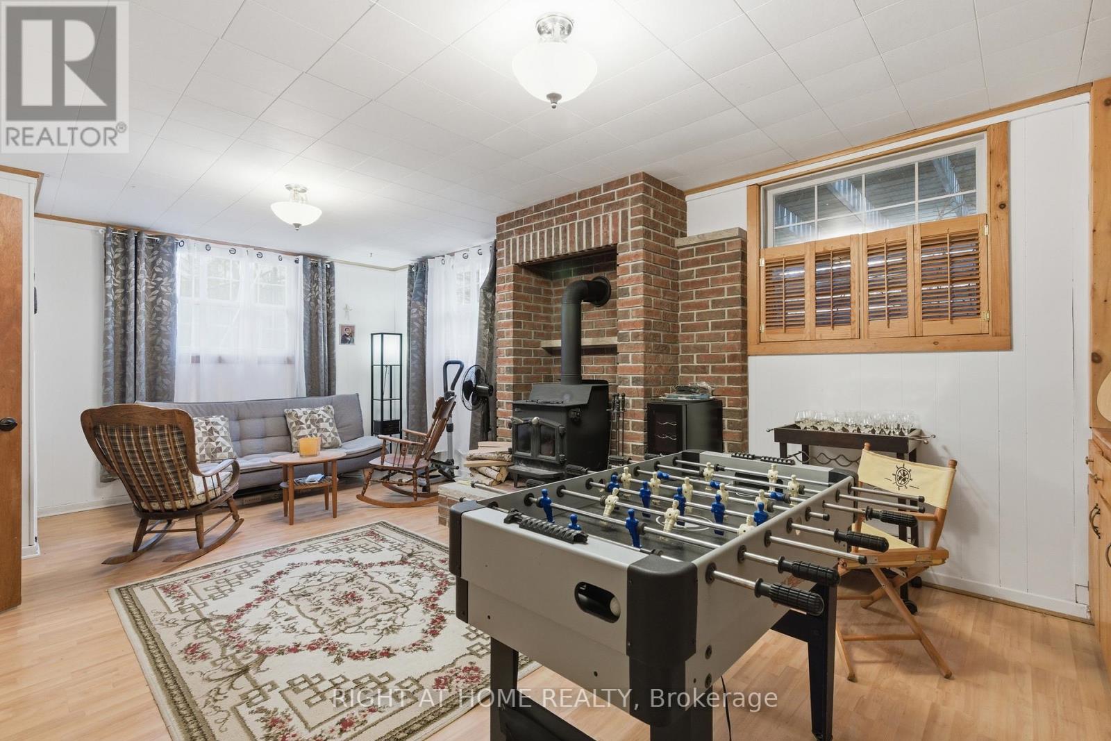 313 BOWEN ROAD - 22