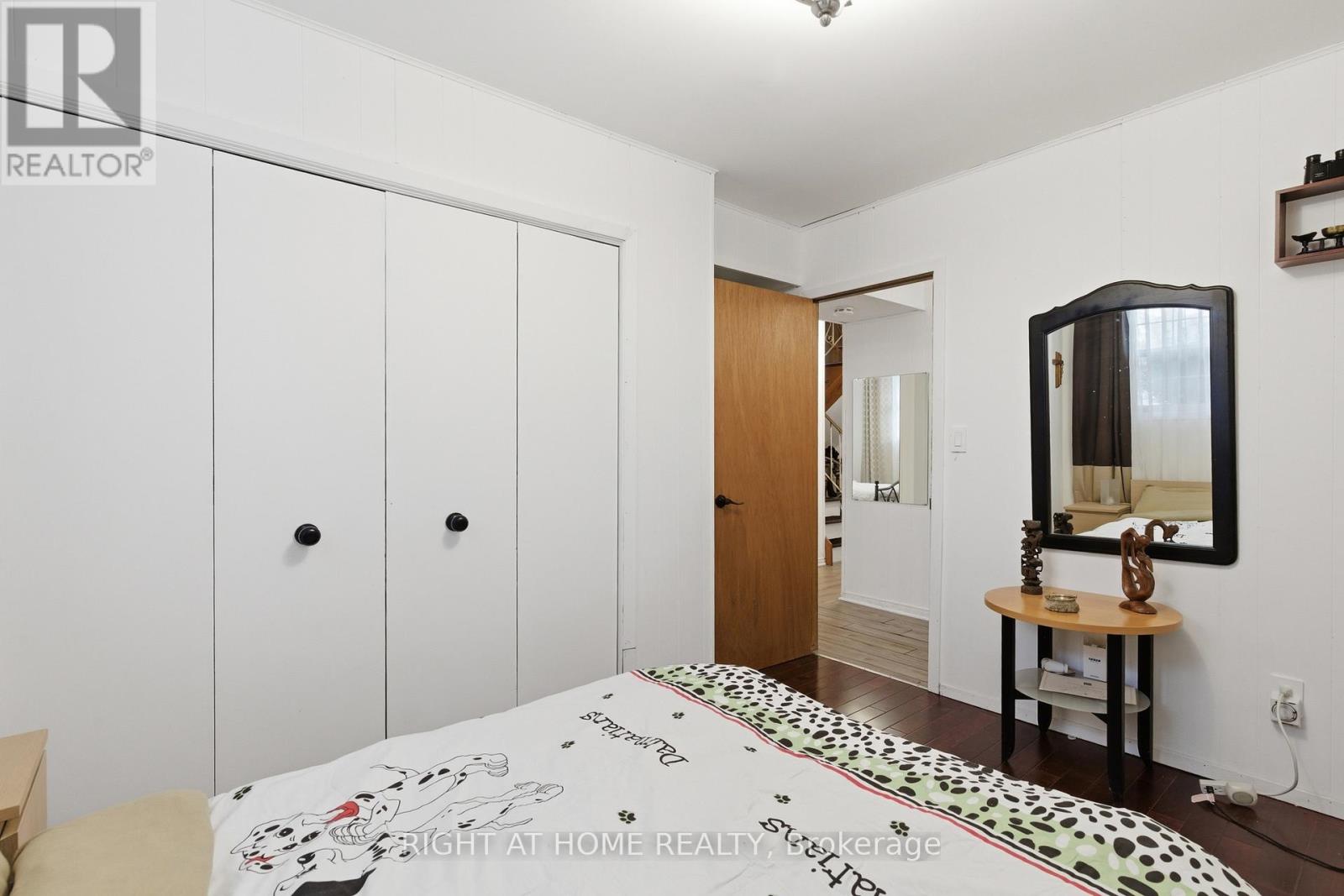 313 BOWEN ROAD - 30