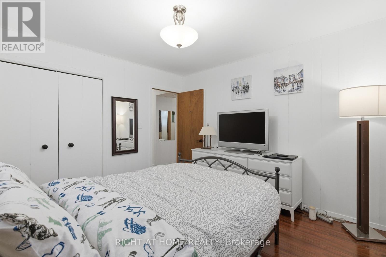 313 BOWEN ROAD - 25
