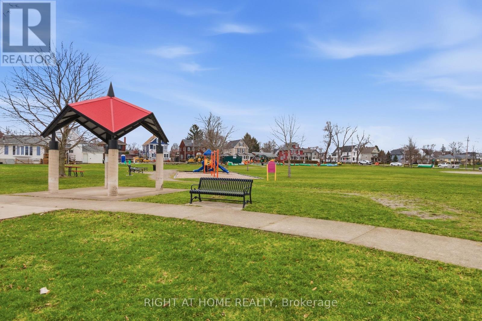 313 BOWEN ROAD - 38