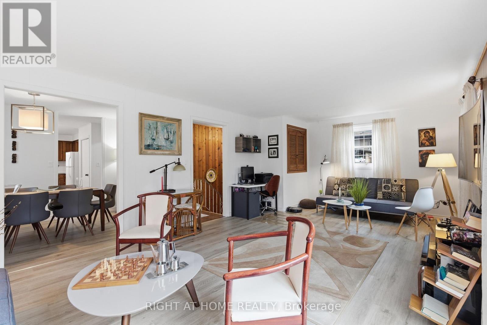 313 BOWEN ROAD - 8