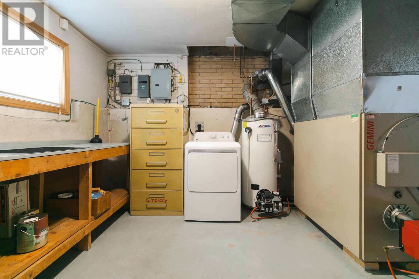 Property 22 of 34 of 44 Clearview Street