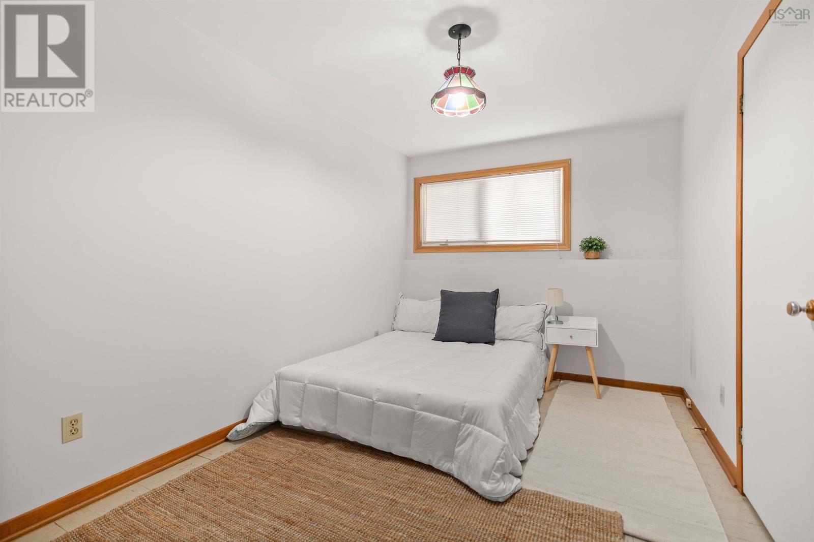 Property 28 of 34 of 44 Clearview Street