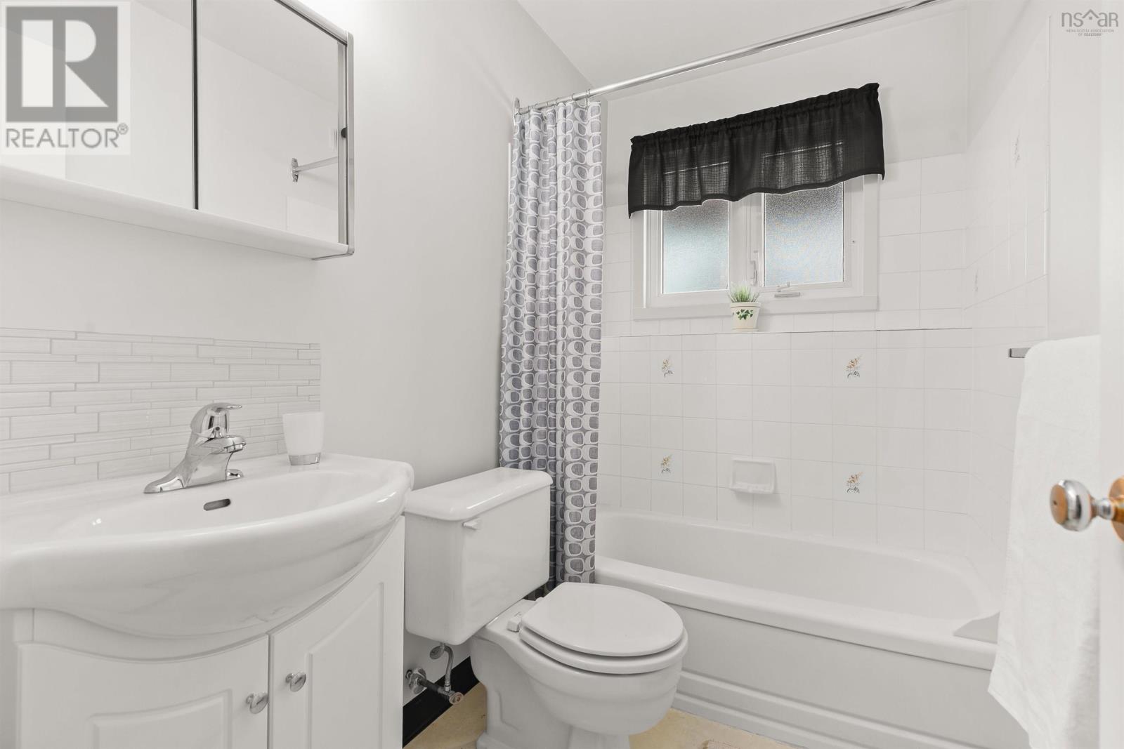 Property 4 of 34 of 44 Clearview Street