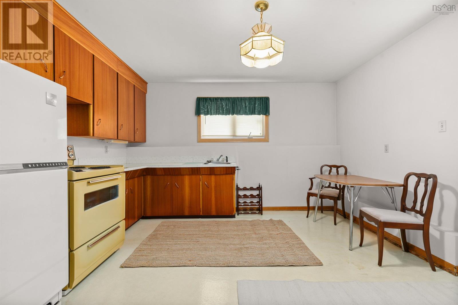 Property 29 of 34 of 44 Clearview Street