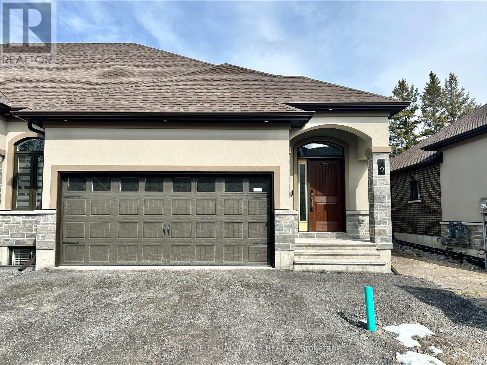 19 - 99 CLOVERLEAF DRIVE