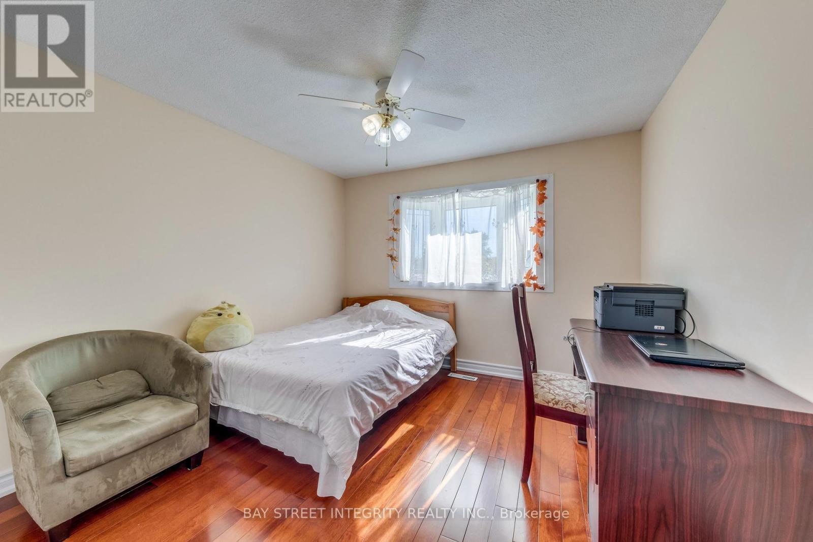 200 INVERGORDON AVENUE - 27