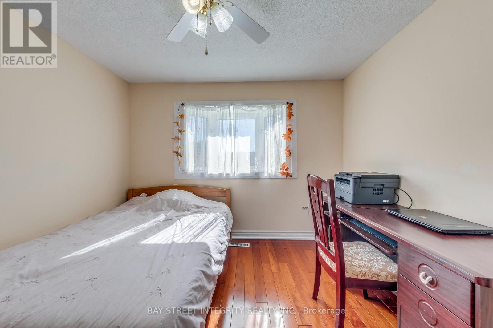 200 INVERGORDON AVENUE - 28
