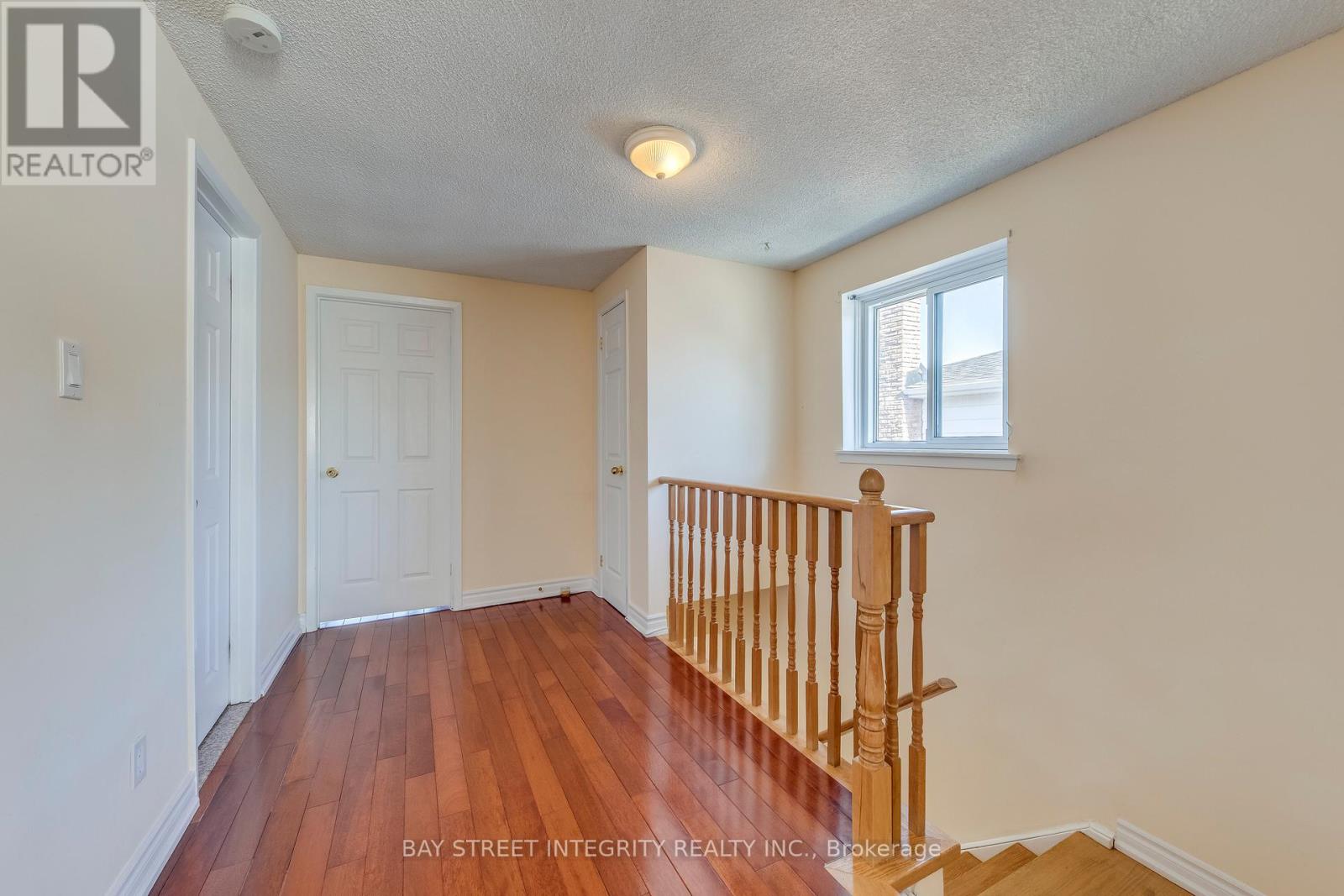 200 INVERGORDON AVENUE - 32