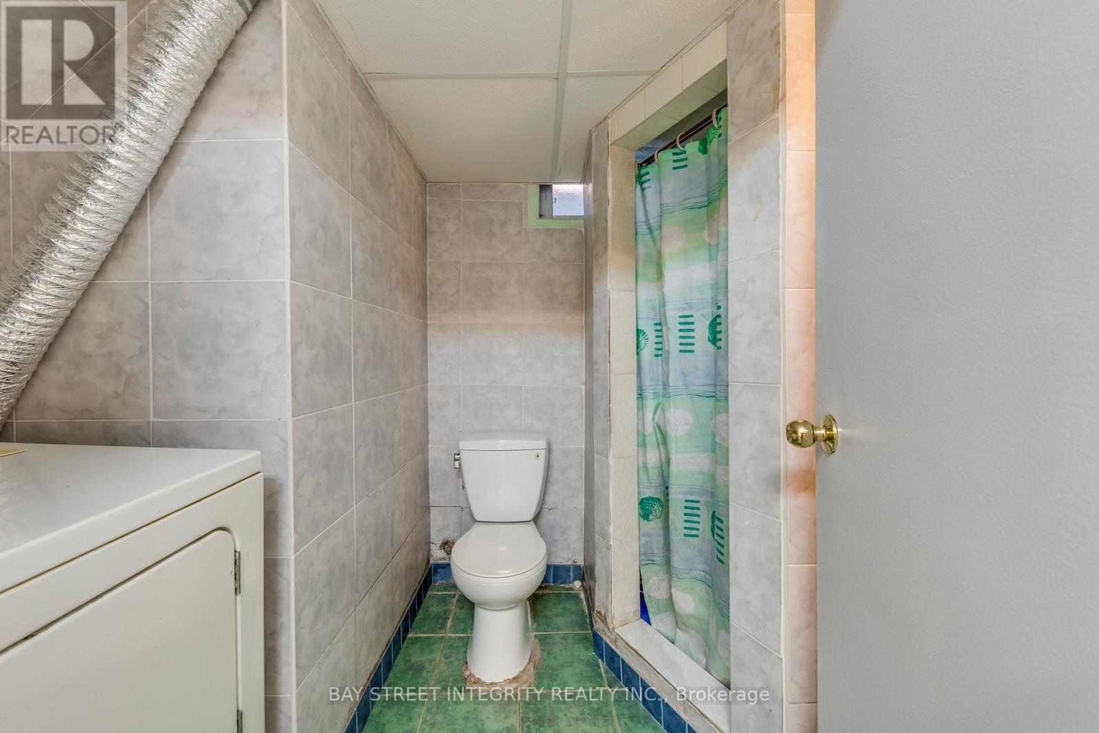 200 INVERGORDON AVENUE - 34