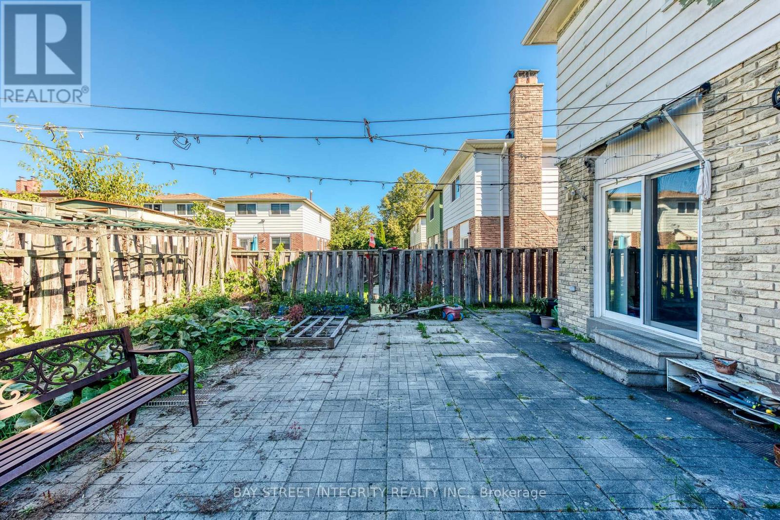 200 INVERGORDON AVENUE - 38