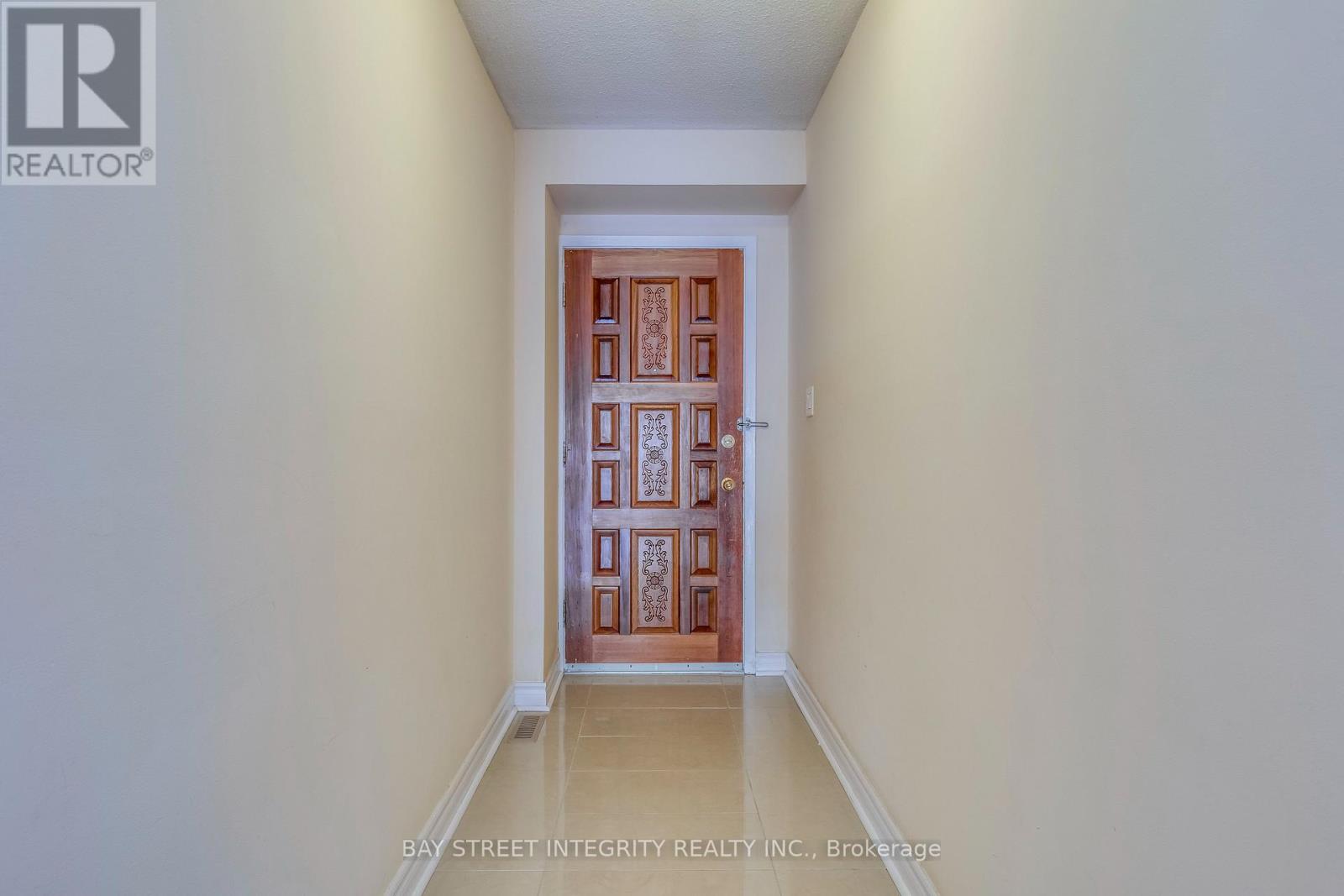 200 INVERGORDON AVENUE - 5