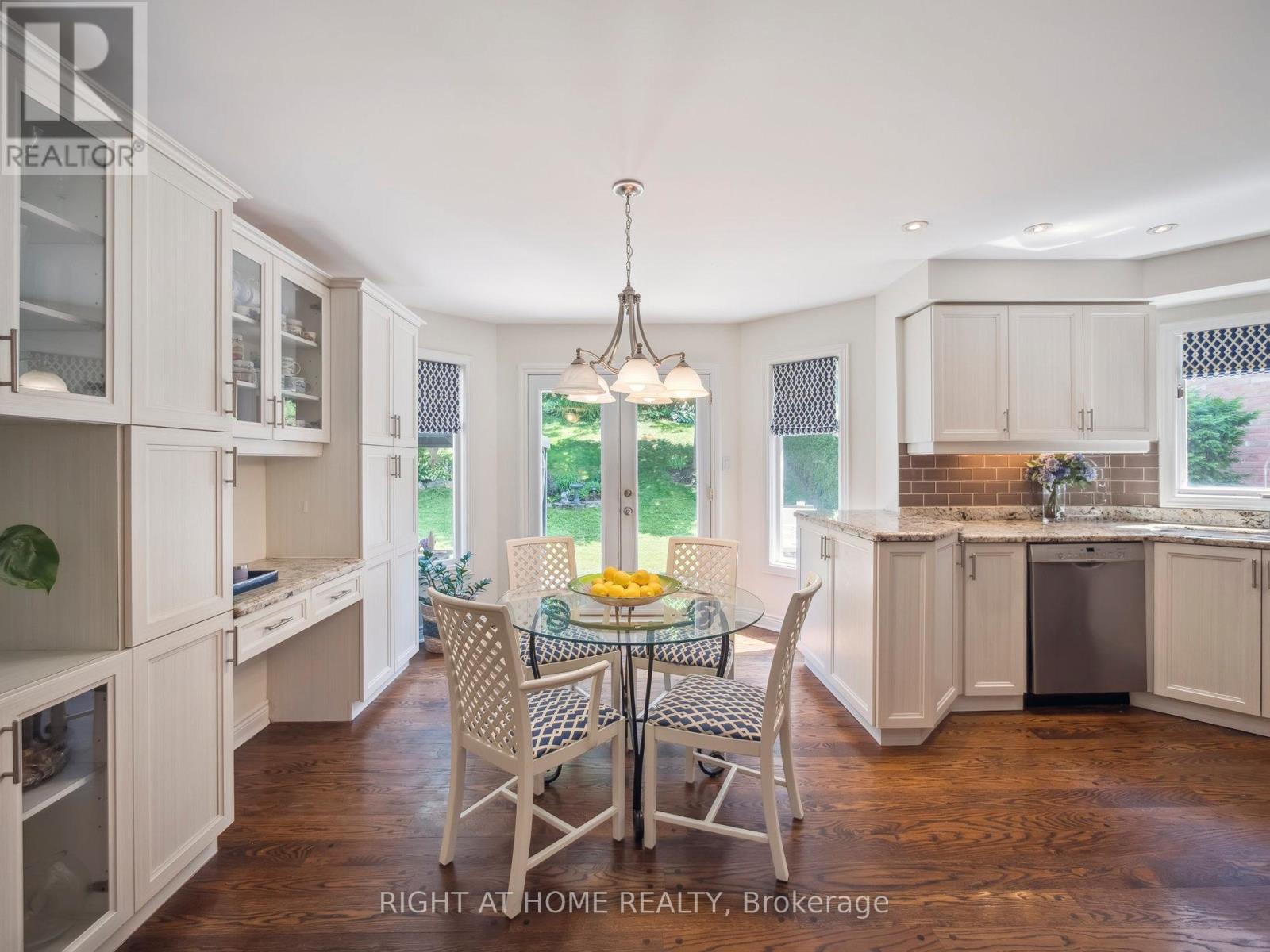 100 CARLYLE CRESCENT - 12