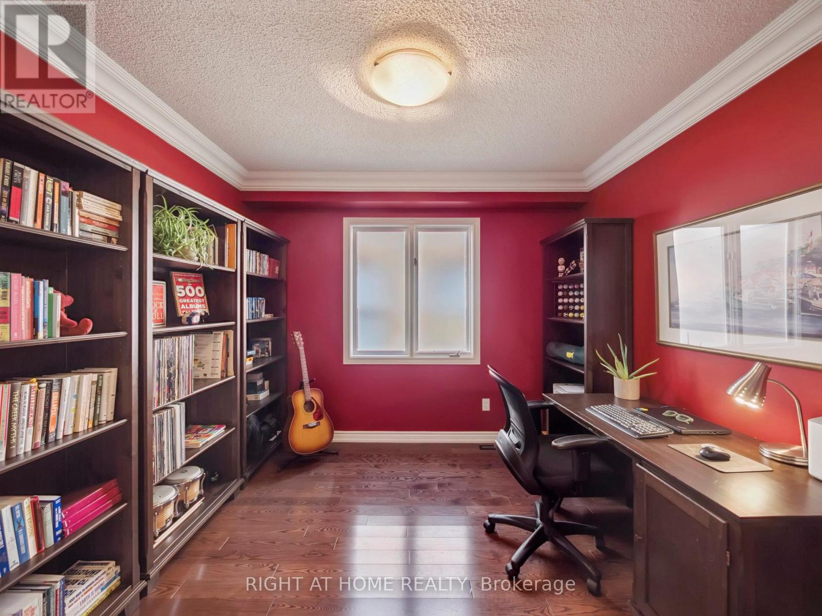 100 CARLYLE CRESCENT - 18