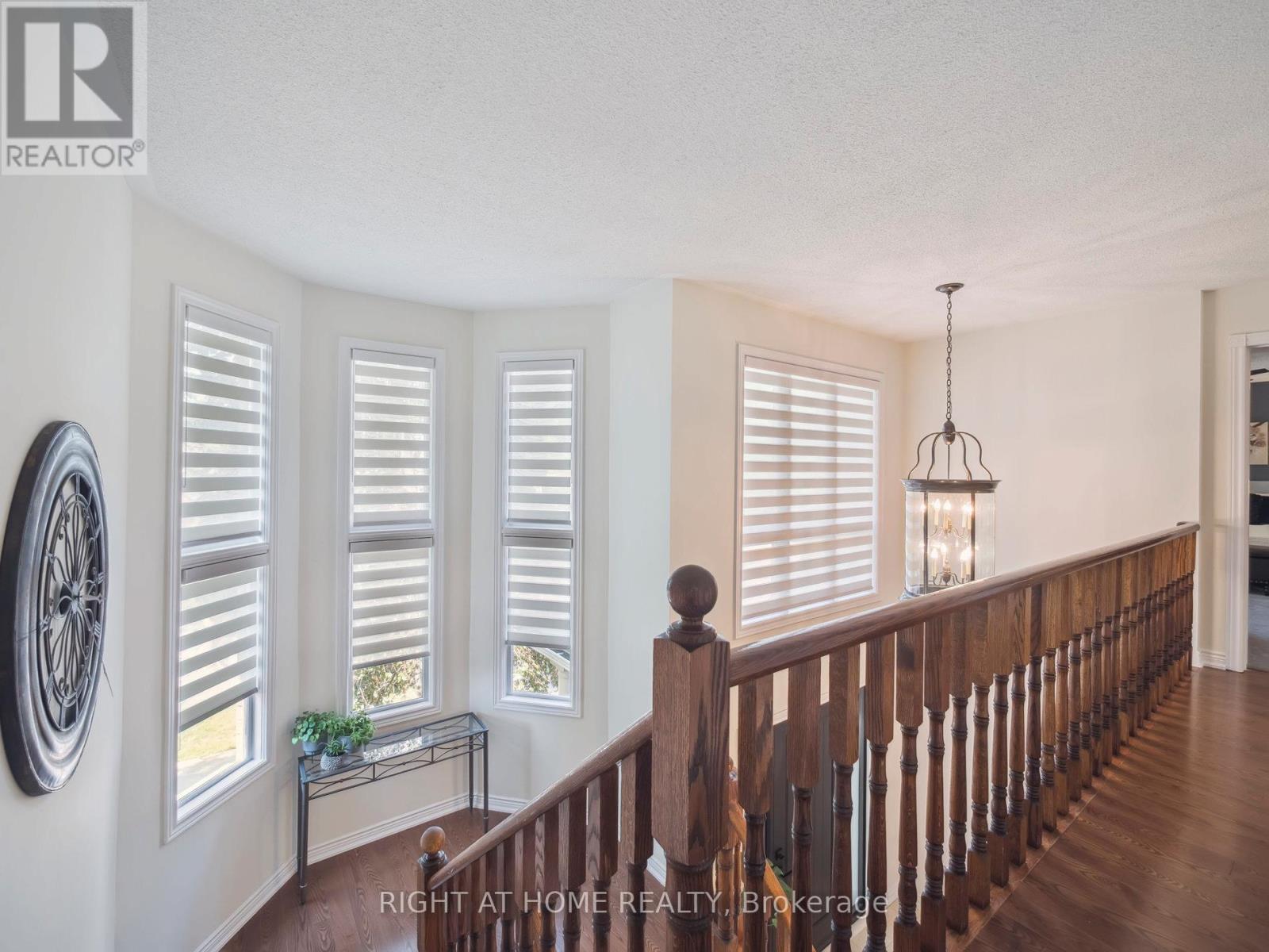 100 CARLYLE CRESCENT - 21