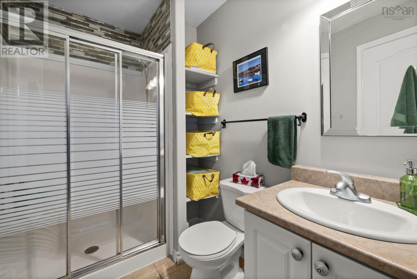 Property 21 of 41 of 106 78 Regency Park Drive