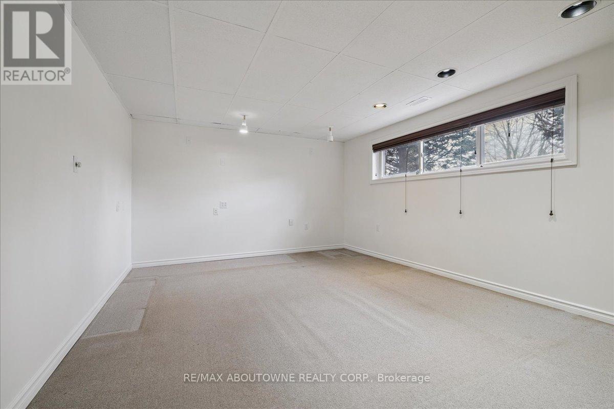25 BANNISDALE WAY, Hamilton (Carlisle), Ontario