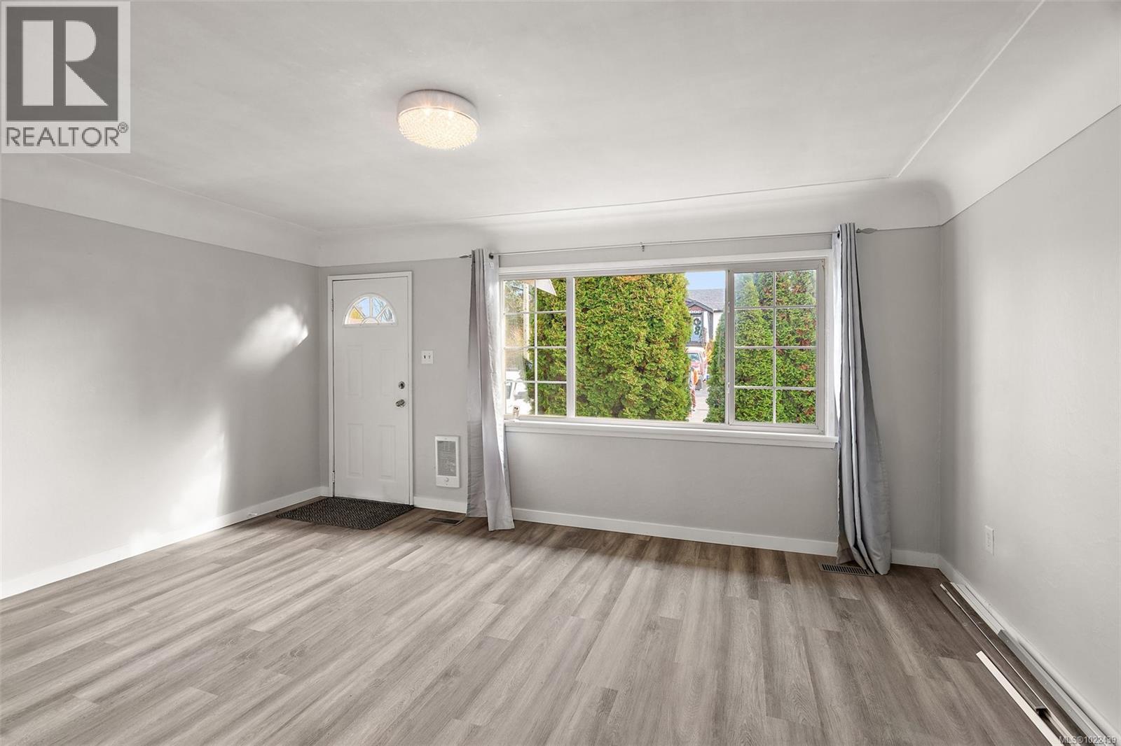 #3020 3022 Donald St - 8