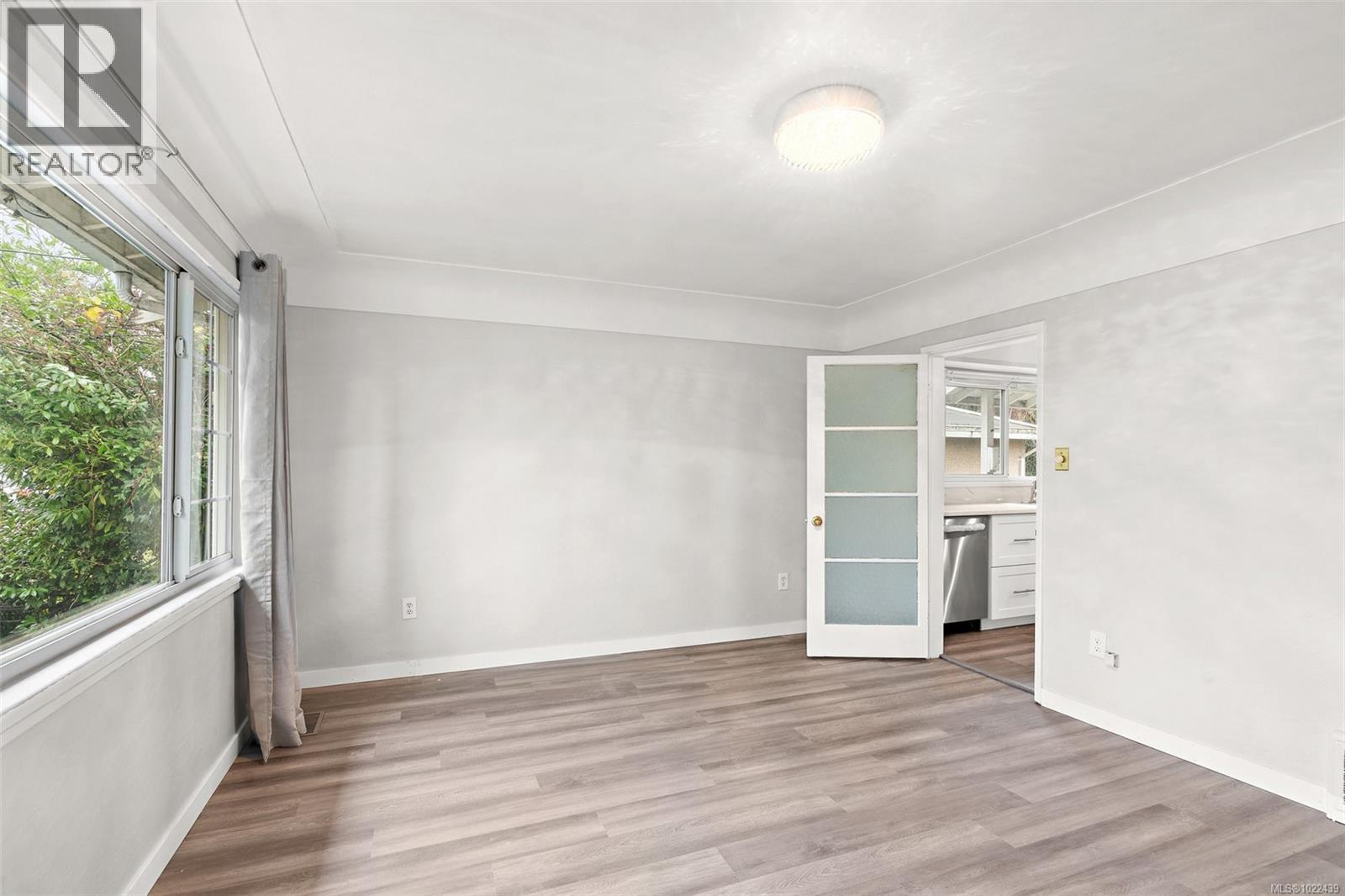 3020 3022 Donald Street, Saanich