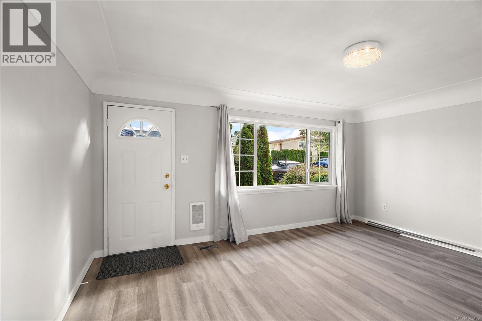 #3020 3022 Donald St - 7