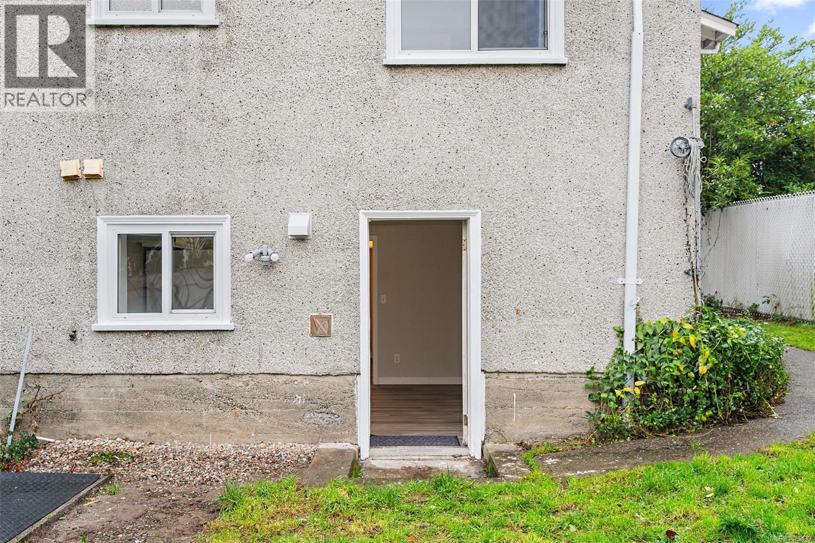 3020 3022 Donald Street, Saanich