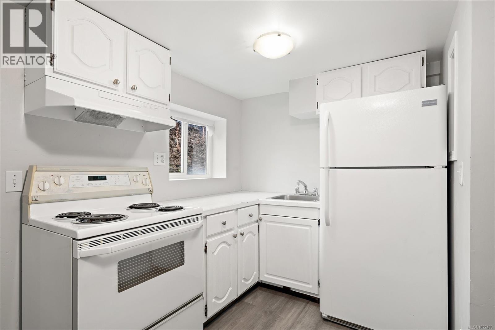 #3020 3022 Donald St - 33