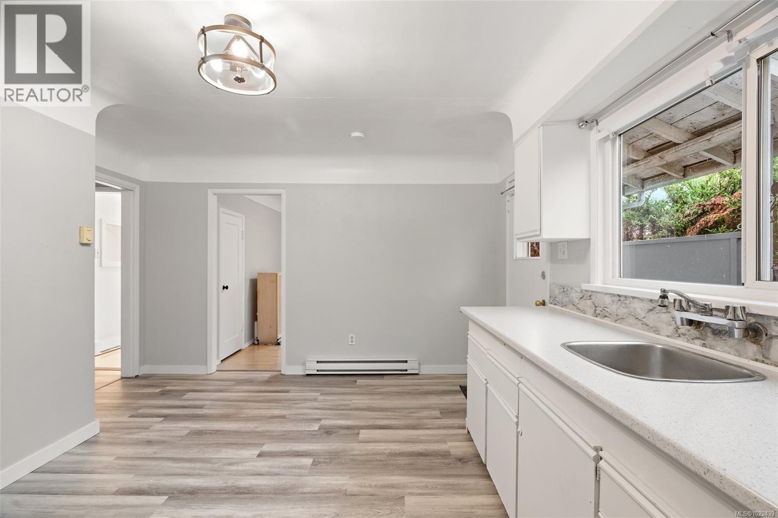 #3020 3022 Donald St - 45