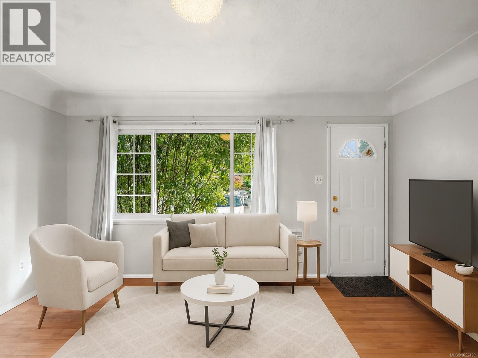 3020 3022 Donald Street, Saanich