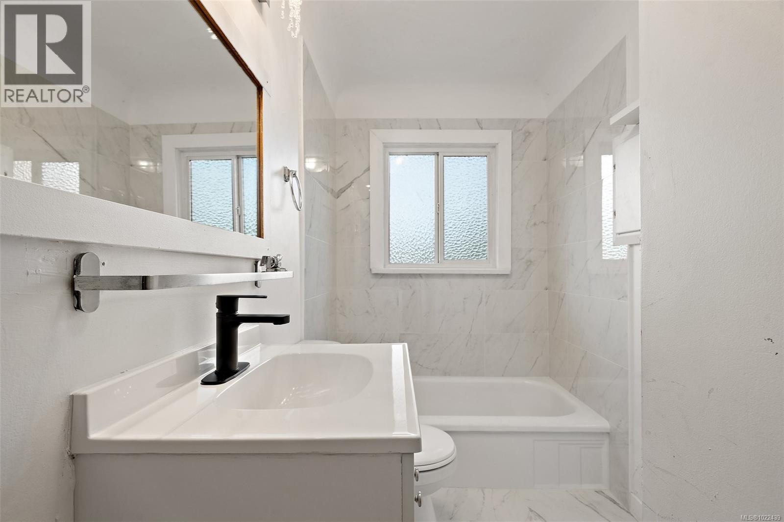 #3020 3022 Donald St - 51