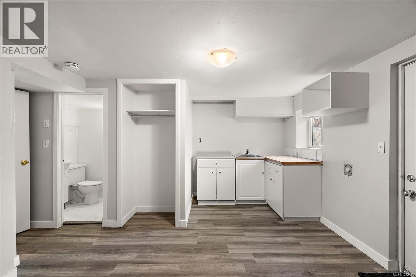 3020 3022 Donald Street, Saanich