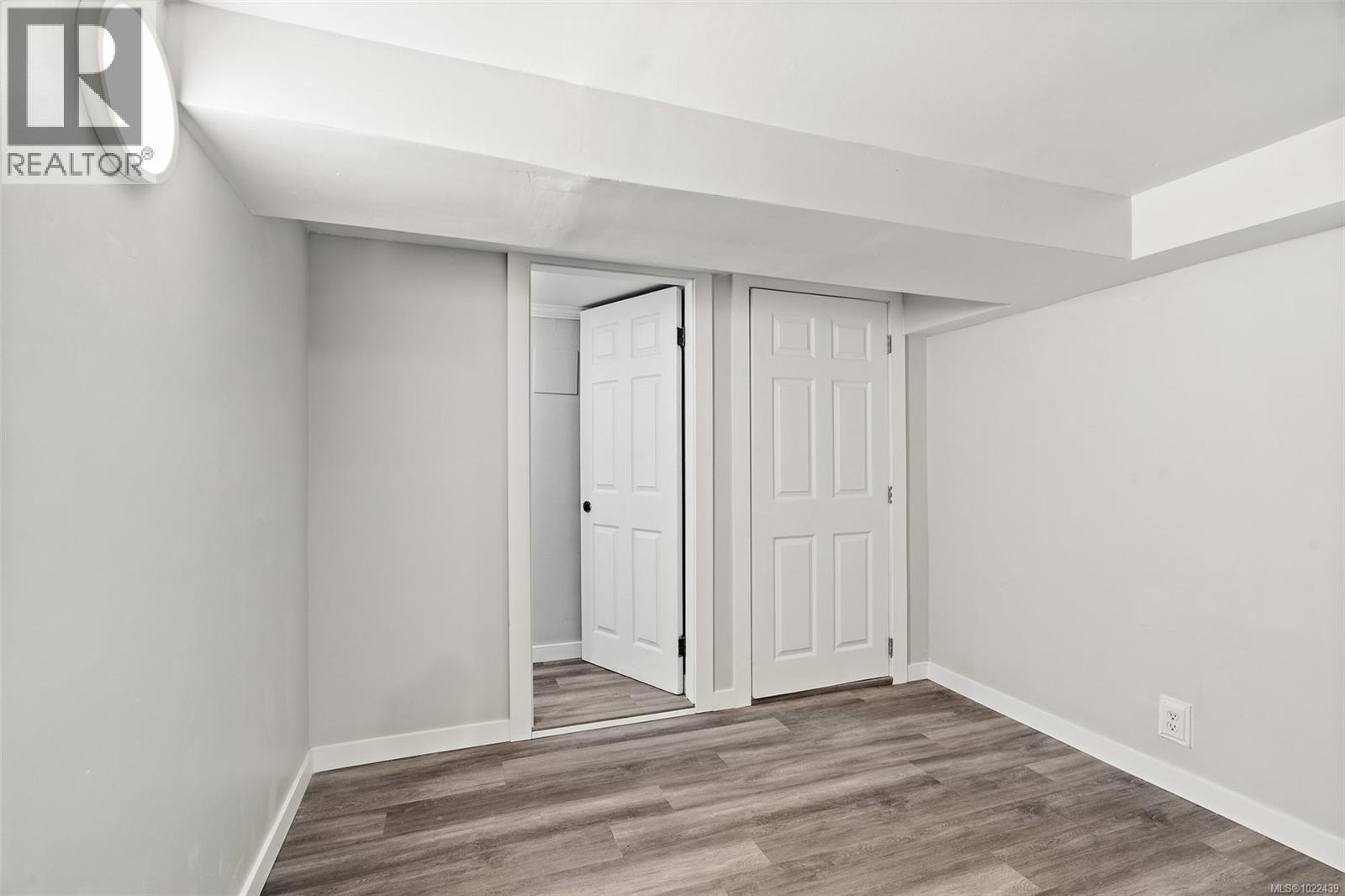 3020 3022 Donald Street, Saanich