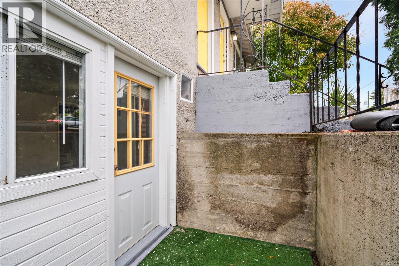 3020 3022 Donald Street, Saanich