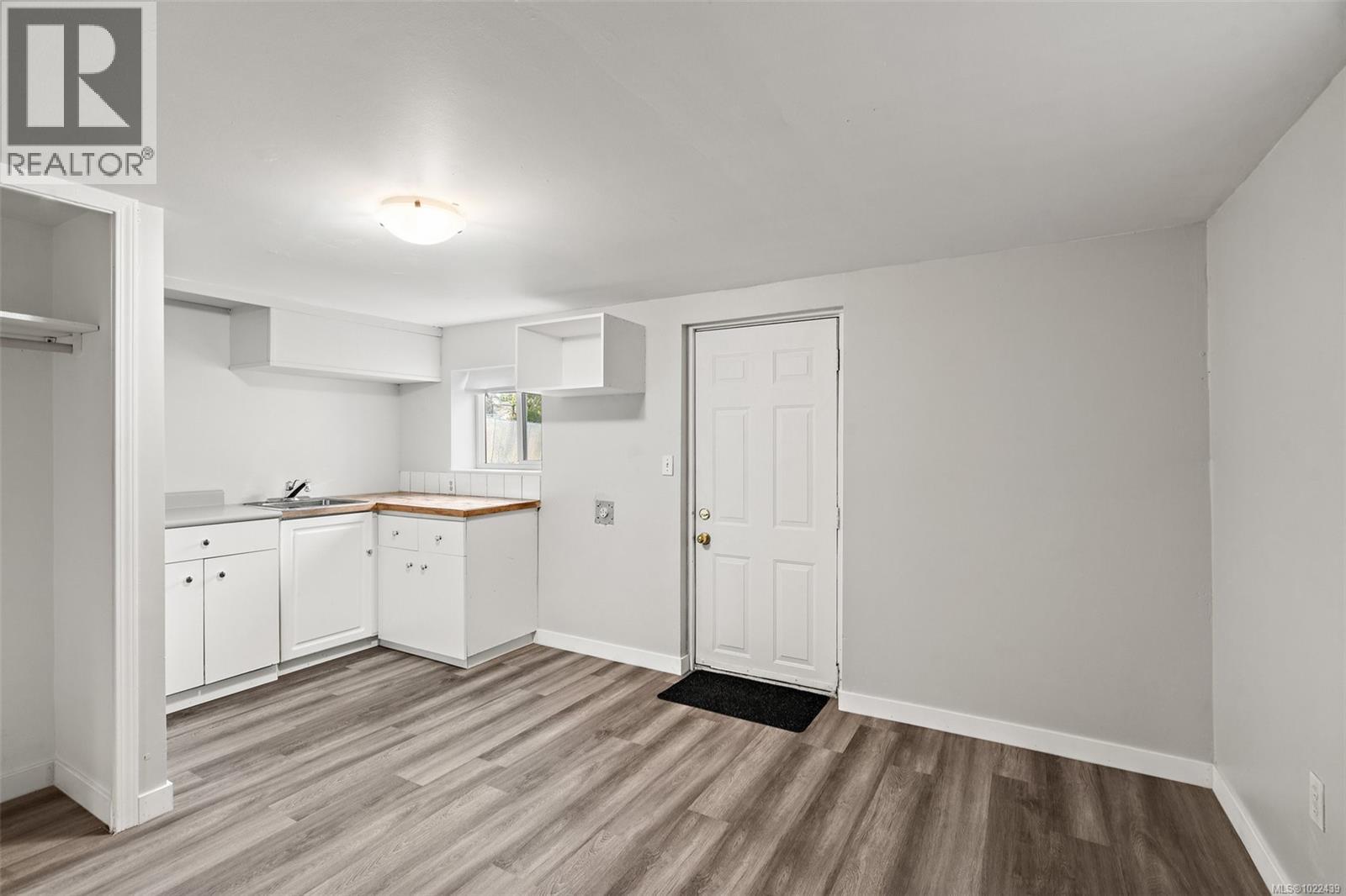 3020 3022 Donald Street, Saanich