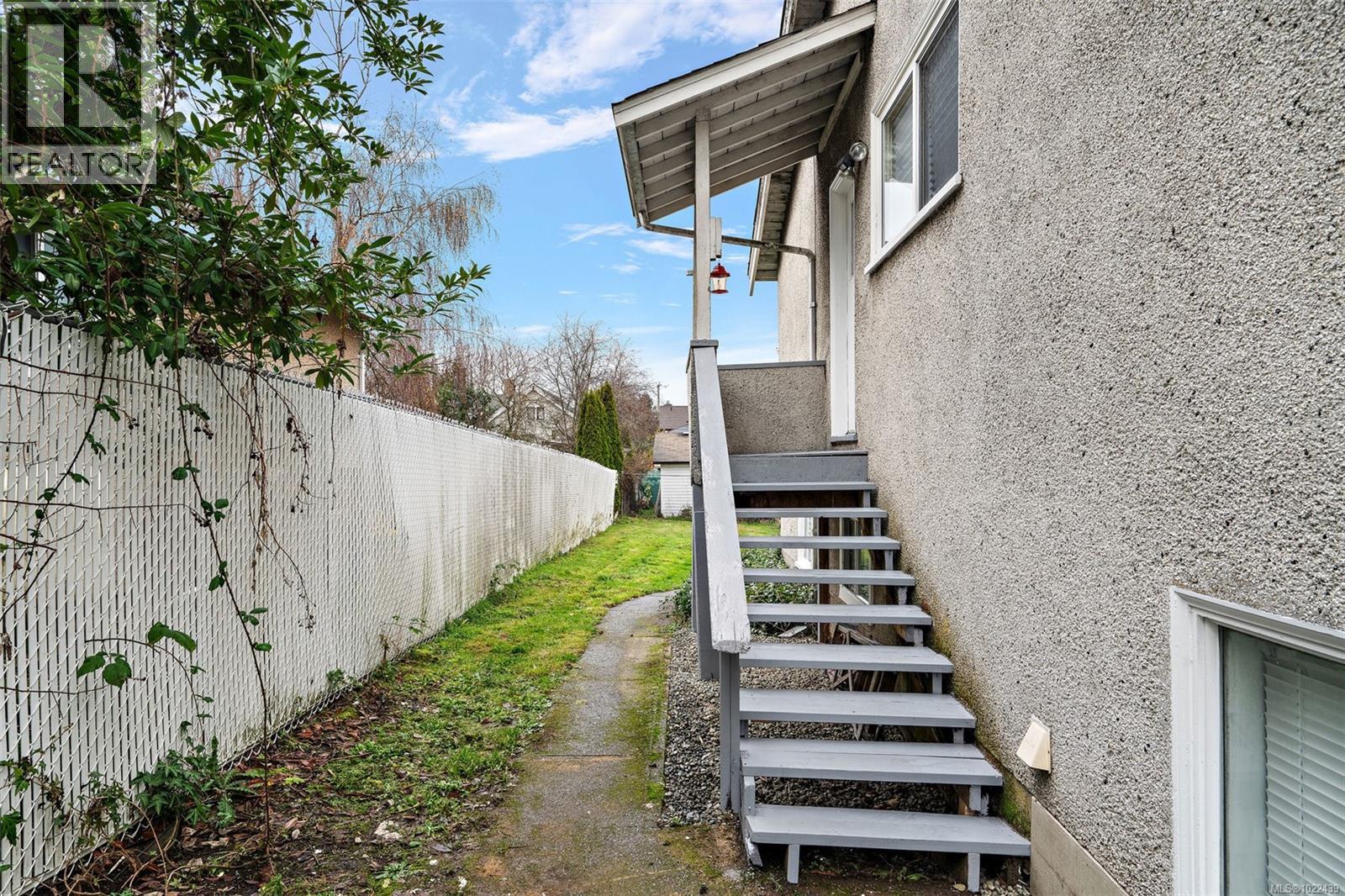 #3020 3022 Donald St - 85