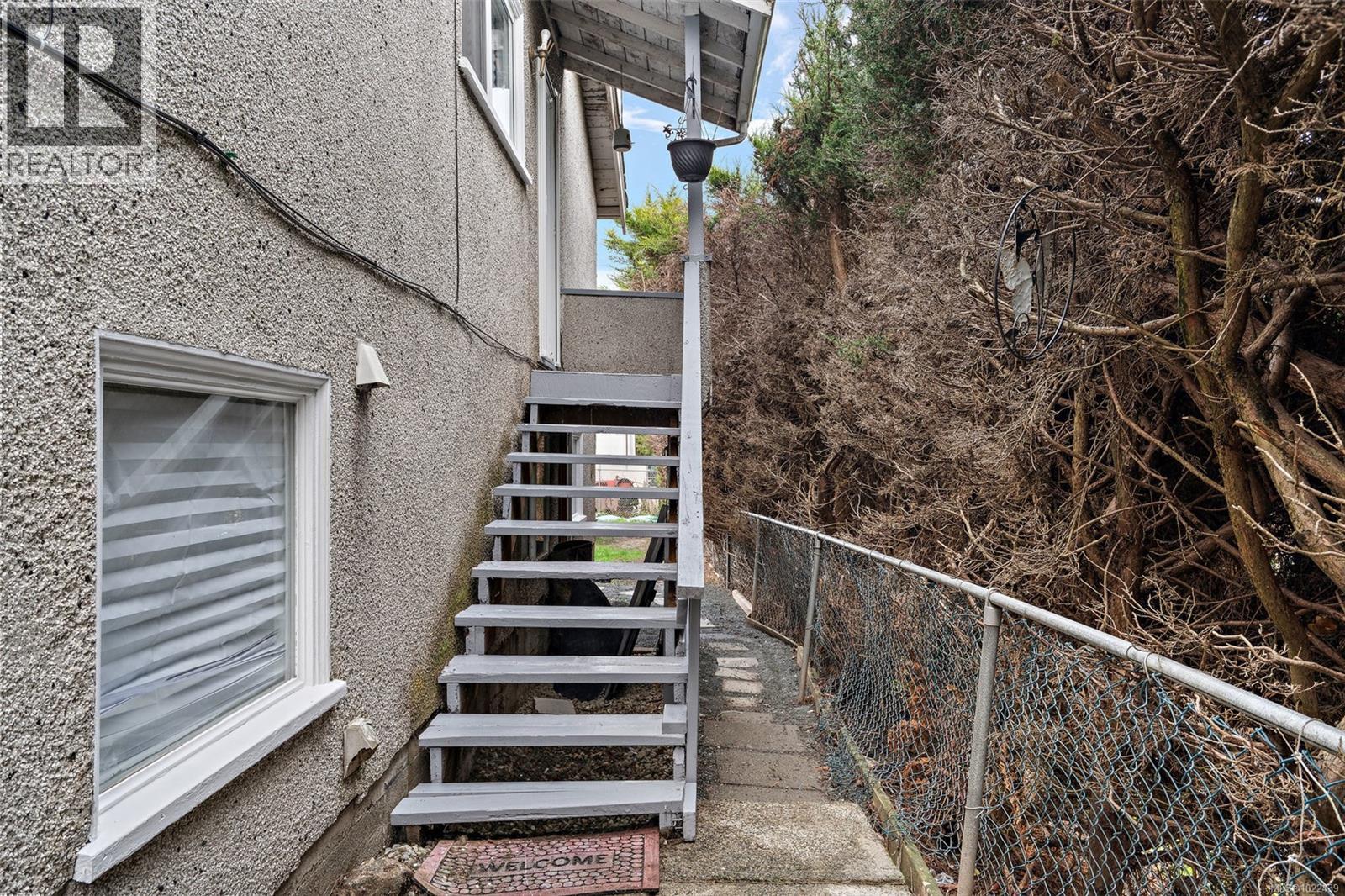 3020 3022 Donald Street, Saanich